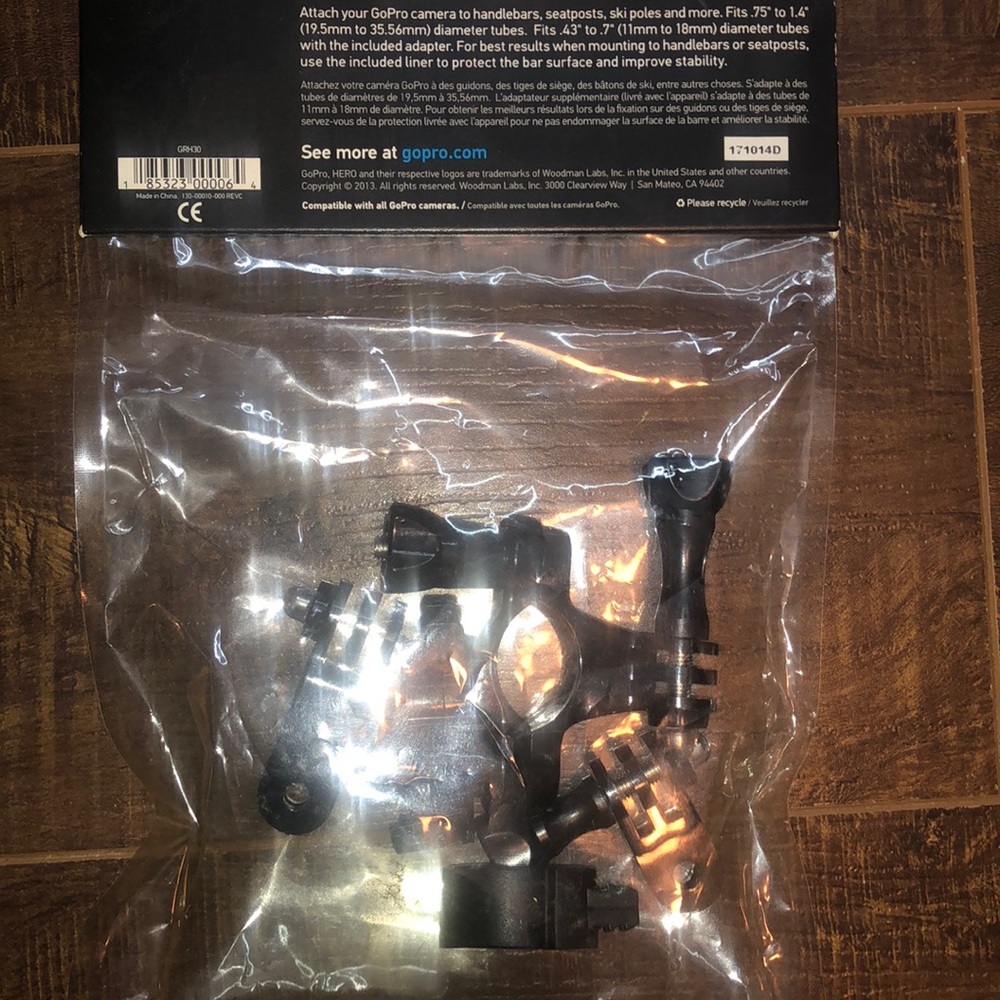 GoPro Handlebar/Seatpost/Pole Mount - Picture 2 of 4